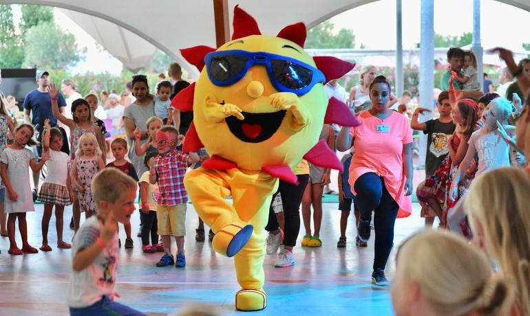 villaggiobarricata en party-at-the-end-of-summer-village-5-stars-po-delta-park 009